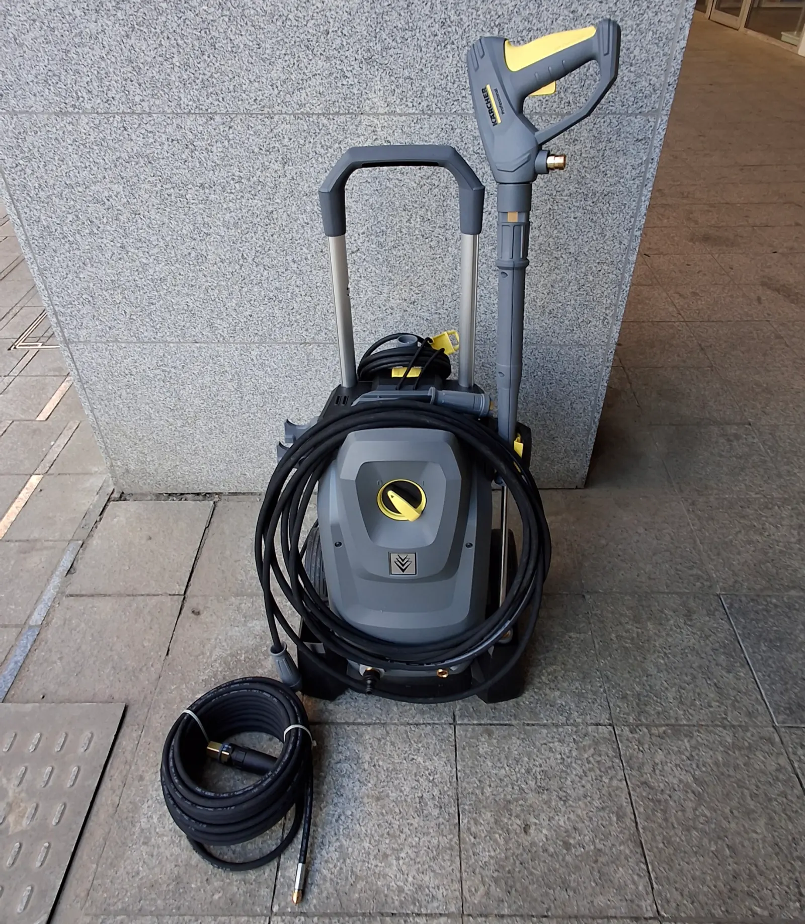 Myjka ciśnieniowa Karcher HD 6/15 w zestawie z wężem do czyszczenia rur 20m oraz dyszą do czyszczenai rur
