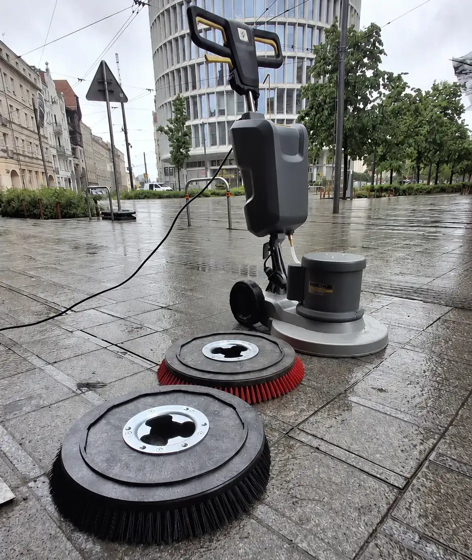 Szorowarka Karcher BDS 43/150 C z dwoma szczotkami